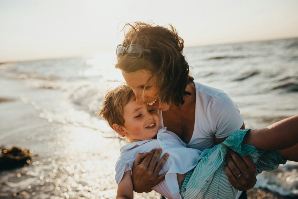 photo mom and son on beach